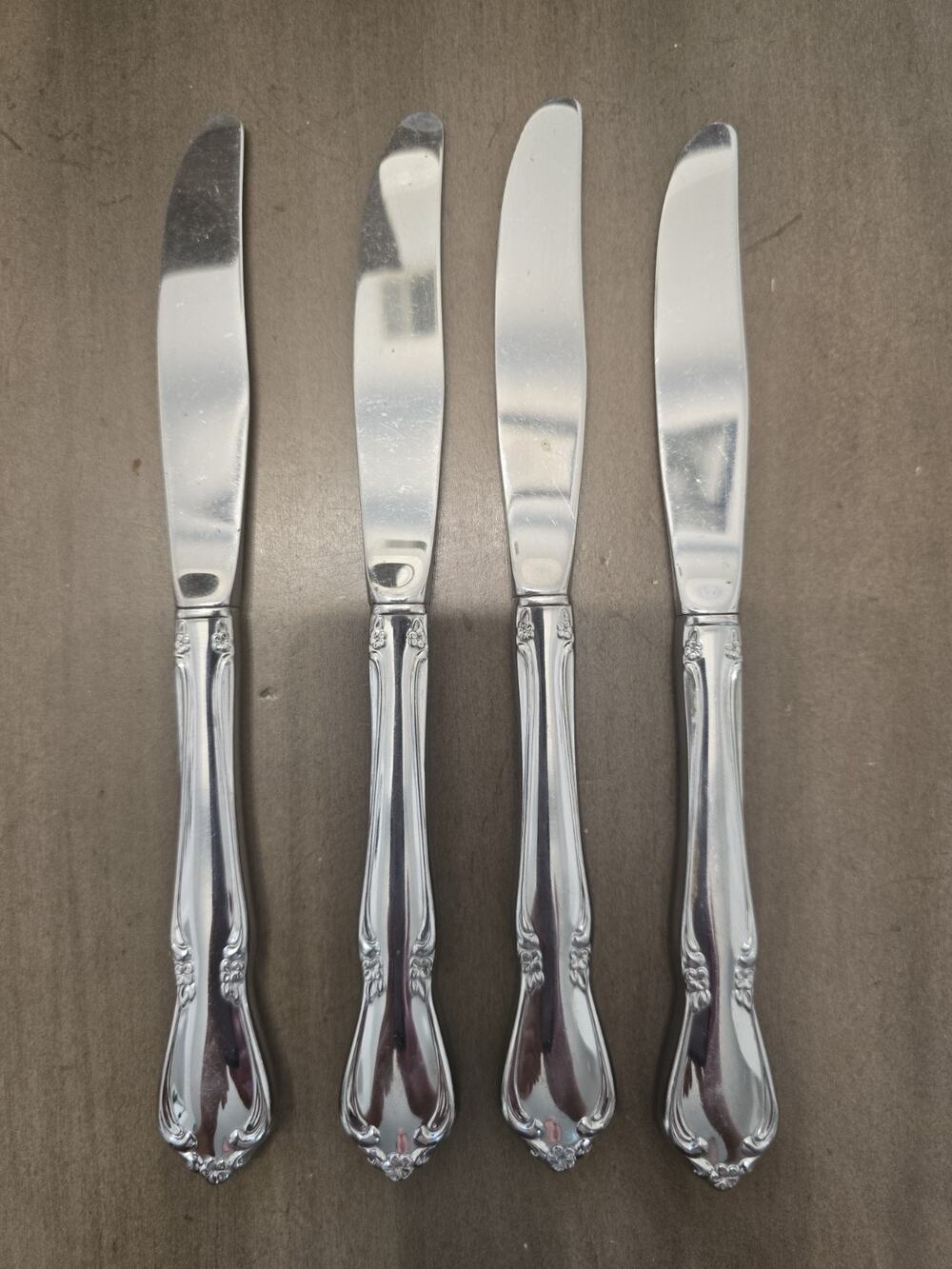 Oneida CHATEAU Stainless 4 Pc Knives Oneidacraft Deluxe Glossy Flatware